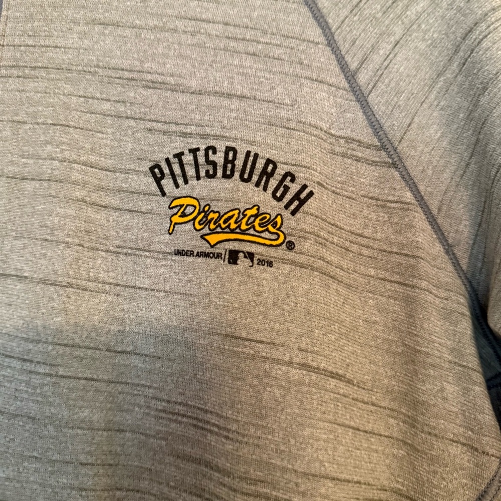Under Armour Gray Fitted Raglan Sweatshirt - Picture 2 of 2